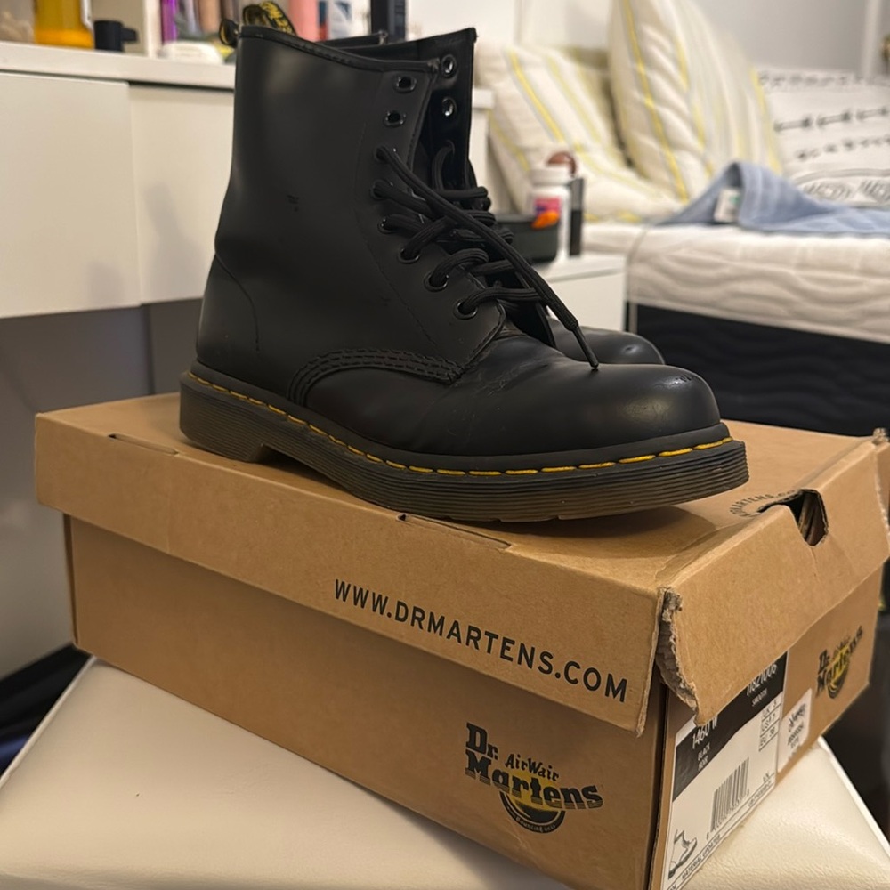 1460 SMOOTH LEATHER LACE UP BOOTS